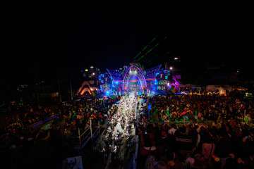 El diseñador teldense Nauzet Afonso vuela con éxito en el Carnaval capitalino (Foto TA)